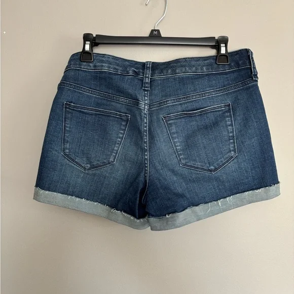 Universal Threads Women's Distressed Denim Shorts - Picture 3 of 3